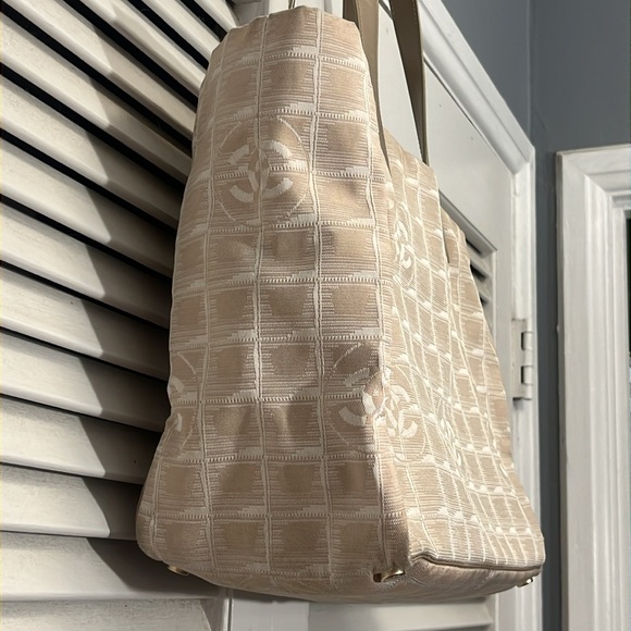 CHANEL WITH COA - BEIGE NYLON TRAVEL LINE TOTE - Picture 6 of 11